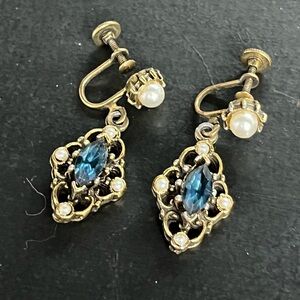 Vintage Faux Sapphire Gold and Pearl Filagree Clip On Earrings